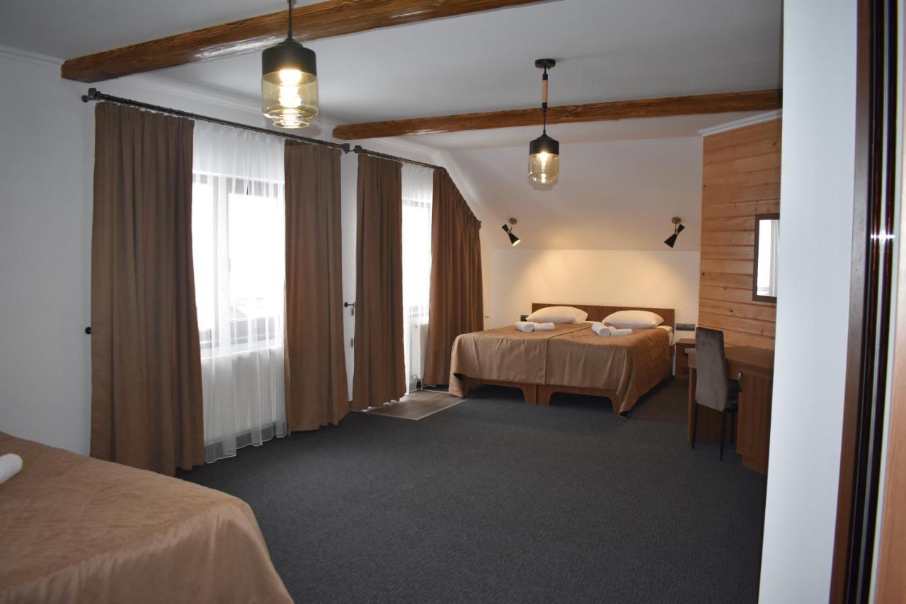 Hotel Князів Двір Bukovel Esterno foto