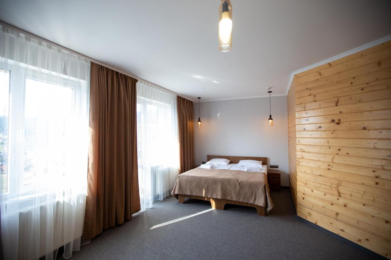 Hotel Князів Двір Bukovel Camera foto