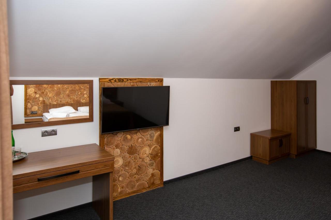 Hotel Князів Двір Bukovel Esterno foto