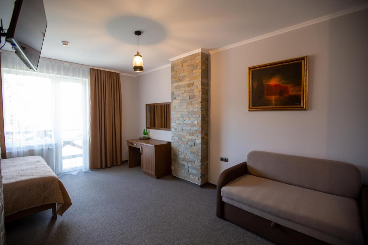 Hotel Князів Двір Bukovel Esterno foto