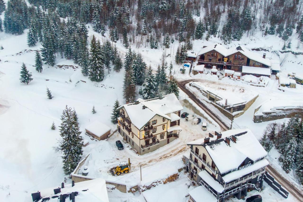 Hotel Князів Двір Bukovel Esterno foto